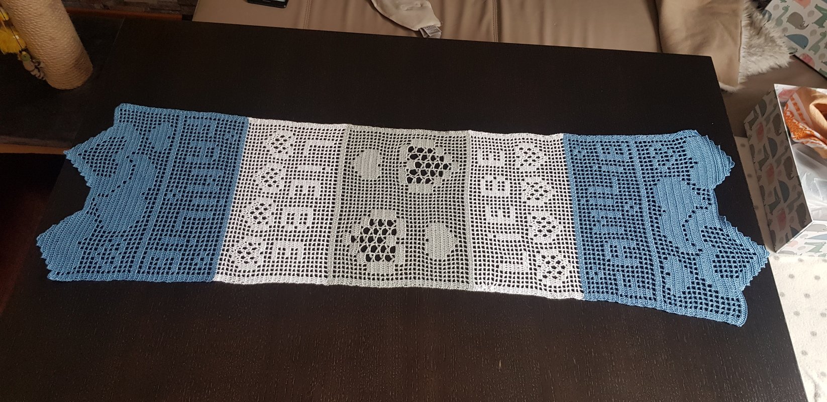 Häkeln / Tischläufer "FAMILIE ist LIEBE"