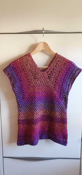 Regenbogen 🌈 Bobble zur Tunika verarbeitet.