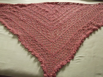 Ich habe 6fädiges Garn verwendet mit NSt.4 hat alles gut geklappt.