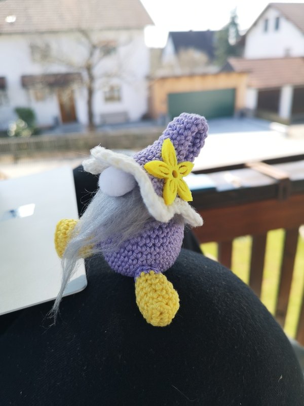 kleine Wichtel zum Hängen oder Stellen Wichtel Frühling Restwolle Ostern