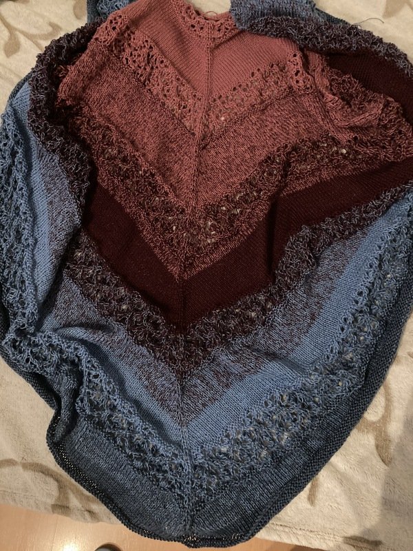 Knitting pattern shawl "Hippie"