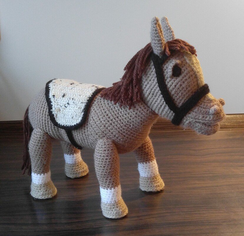 Häkelanleiung für Gabis Pony Amigo, ca. 60 cm