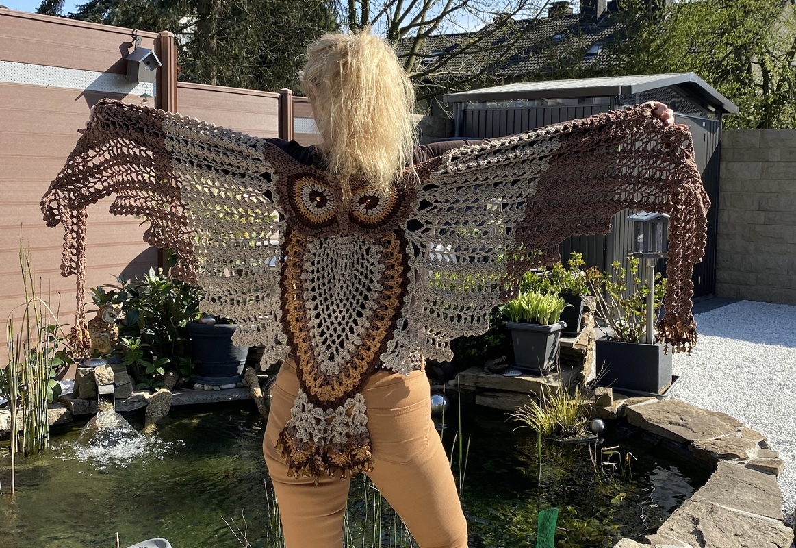 Petra Perle’s Owl Shawl HEDWIG