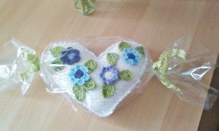 Herzliche Blümchen - Häkelanleitung von Diana´s kleiner Häkelshop