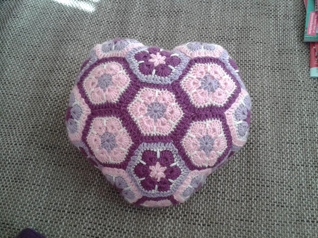 Herzliche Blümchen - Häkelanleitung von Diana´s kleiner Häkelshop