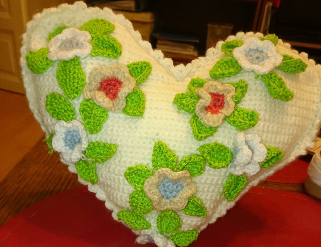 Herzliche Blümchen - Häkelanleitung von Diana´s kleiner Häkelshop