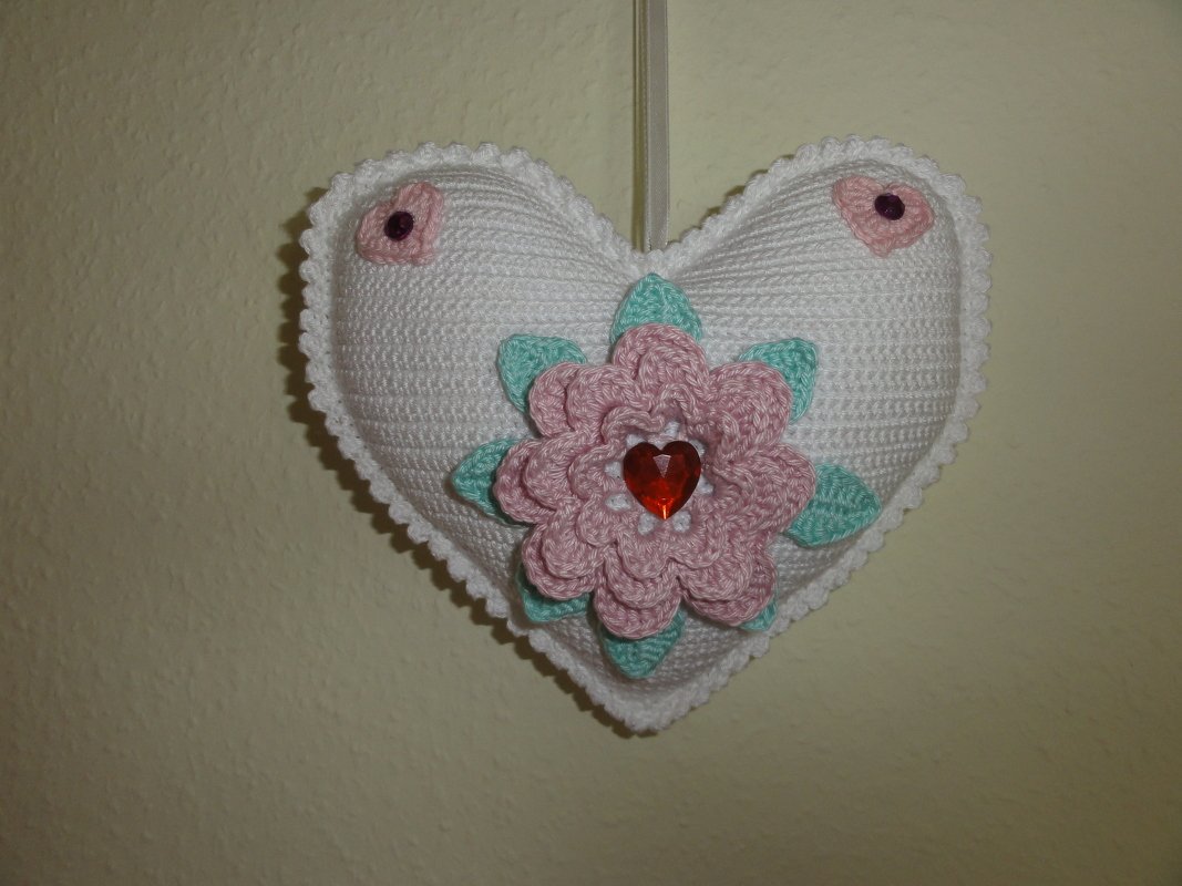 Herzliche Blümchen - Häkelanleitung von Diana´s kleiner Häkelshop