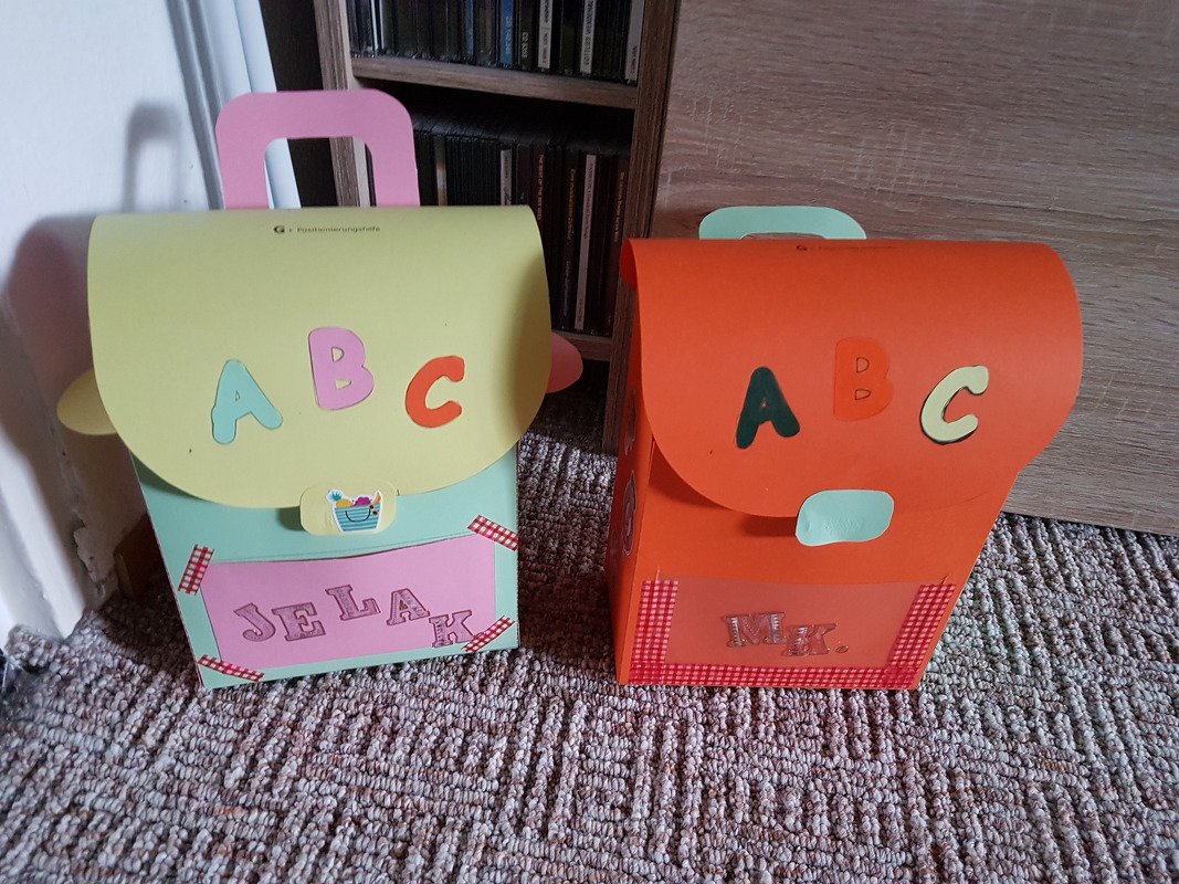 Geschenktasche – Bunter Schulranzen – Bastelvorlagen mit Anleitung