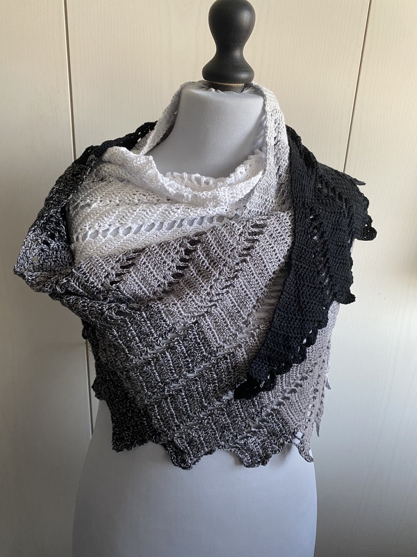 Häkeltuch &quot;Voll schräg&quot; - ein Muster, zig Variationen - verschiedene Tuch-Formen