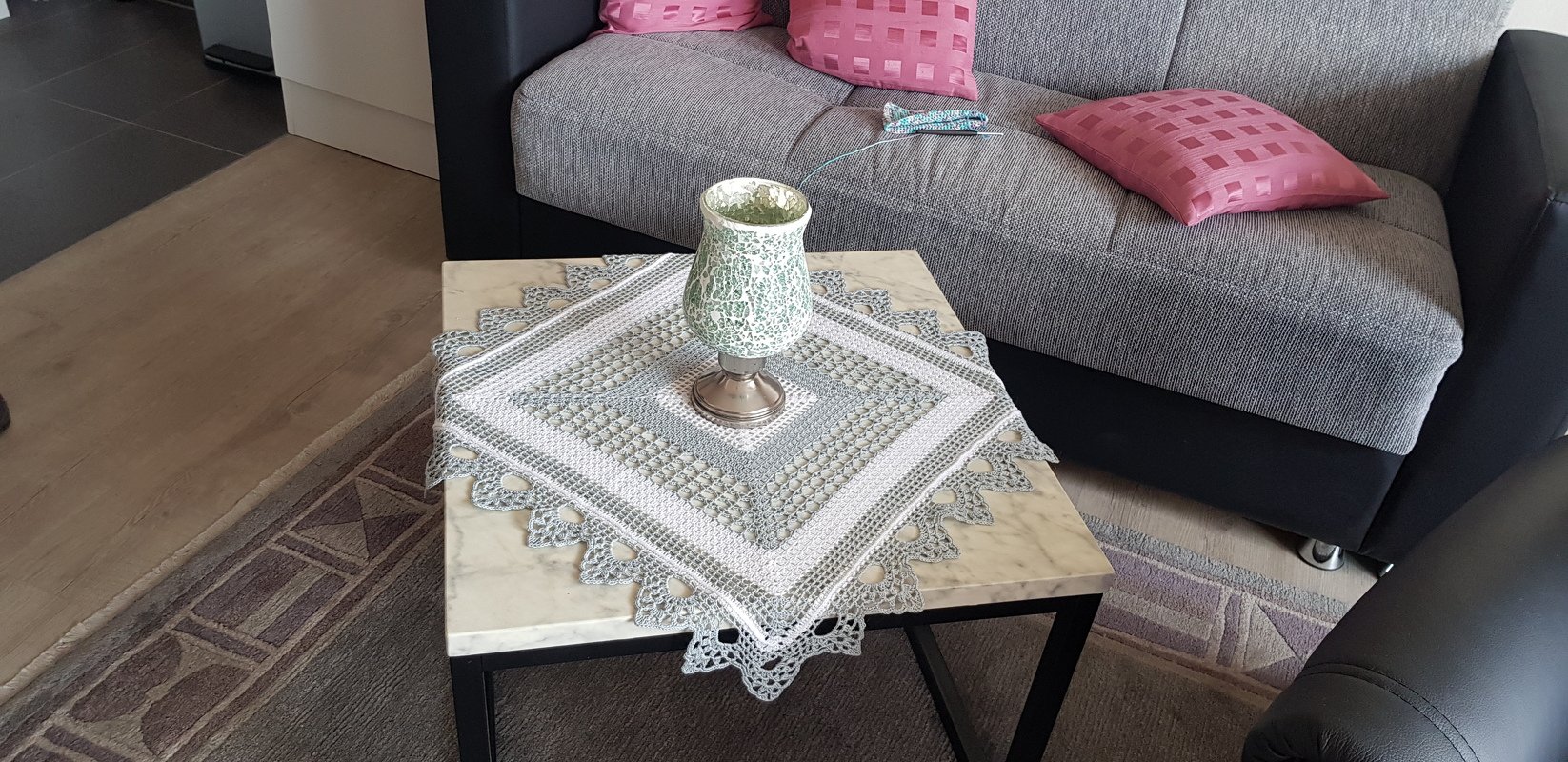 Häkelanleitung Mitteldecke "Frühlingsbote"