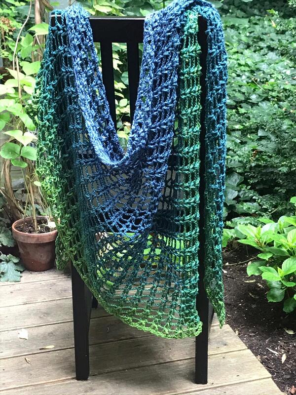 Triangle Shawl „Lilith“