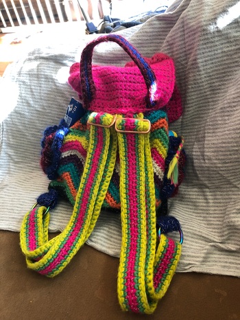 Da hab ich noch ein Griff zum tragen und aufhängen dran gehäkelt