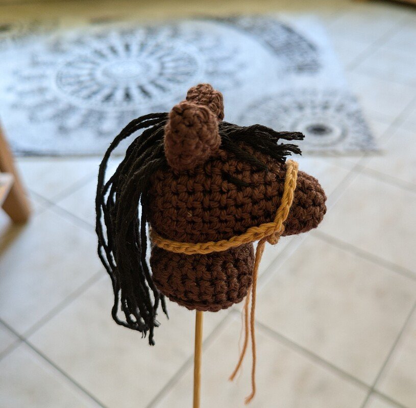 Pferdekopf-Anhänger oder als Steckenpferd - Häkelanleitung von NiggyArts