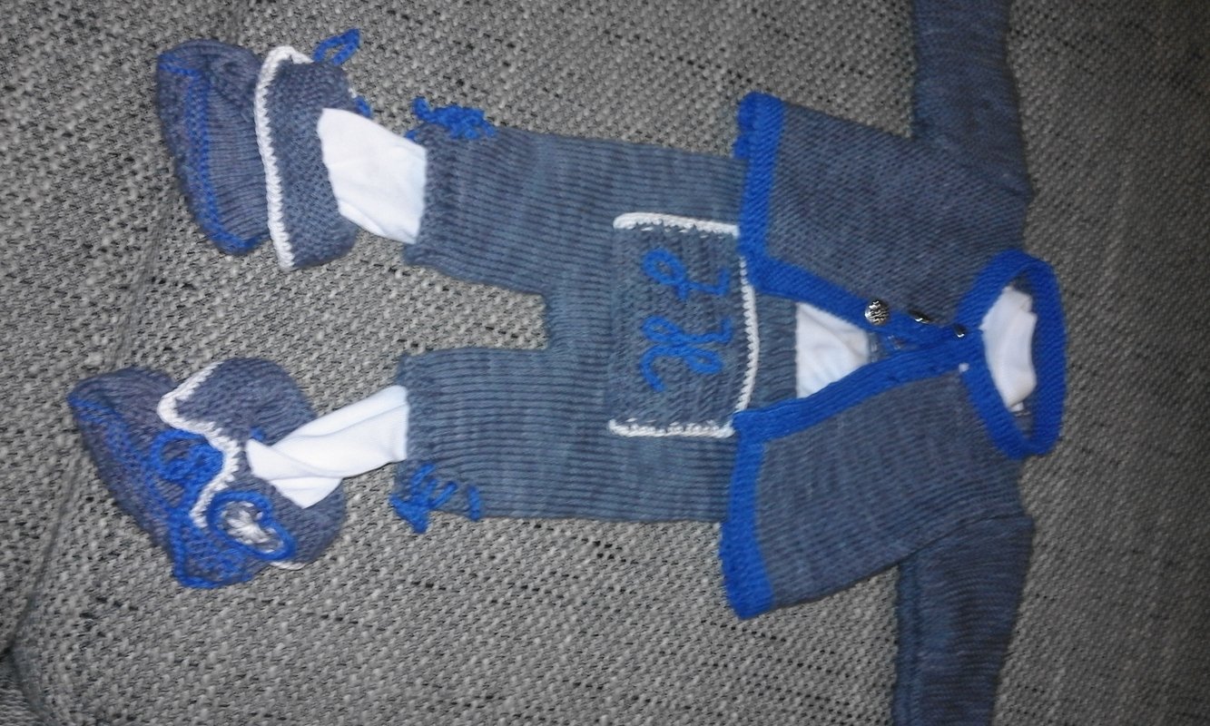 Baby-Trachtenstrickjacke Gr 50/56 inkl. Maschenprobe-Umrechnungstabelle