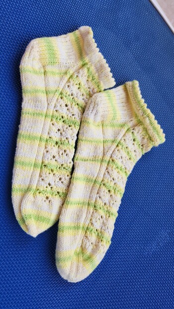 habe mich an die Original-Wolle gehalten; fand die so schön