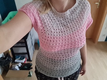 Die Liebe Katharina hat mir sehr geholfen. Irgendwie stand ich mega auf dem Schlauch. Aber das wird öfter gehäkelt. Es macht Spaß, geht fix und sieht toll aus 🥰