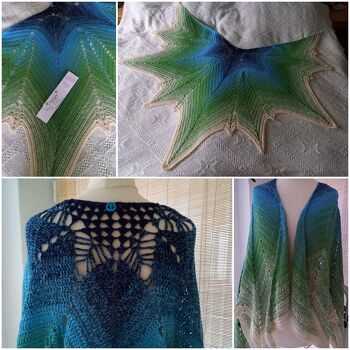 Mein Ahorntuch ist endlich fertig.
Und schön kuschelig.
Zweimal habe ich es in 2021 geribbelt, da Fehler und keinen Durchblick mehr gehabt. Begonnen hatte ich es Ende Juli 2020. Also das Tuch, was am längsten bei mir 