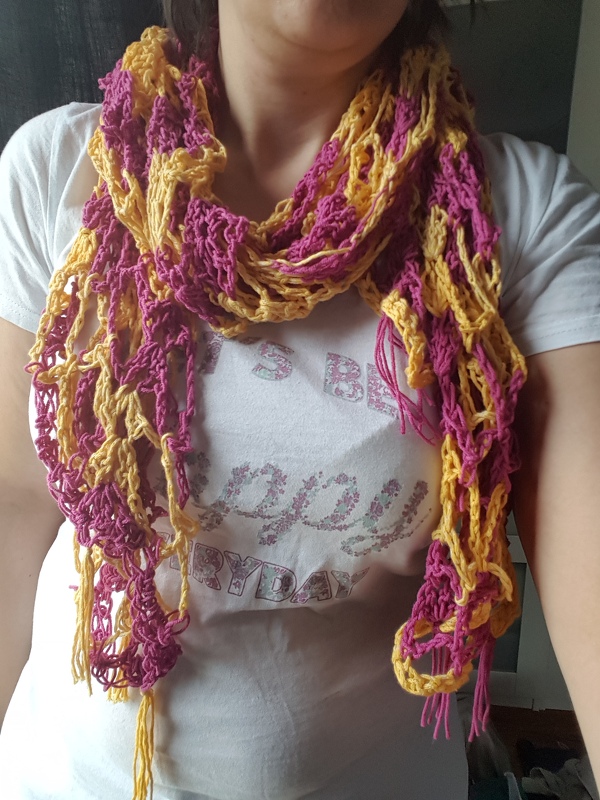 "Jasmin" vielseitig verwendbare Stola / Schal / Häkeltuch