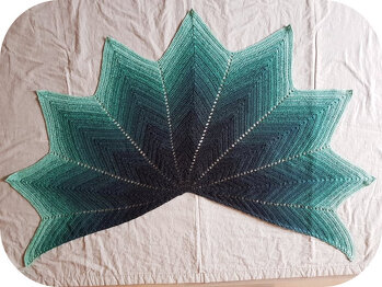 Habe mein Tuch jetzt auch fertig. Gute Anleitung und sehr geeignet für Anfänger.