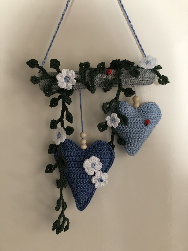 Dekohänger Herzen &amp; Blumenranken für Tür oder Wand - einfach aus Wollresten
