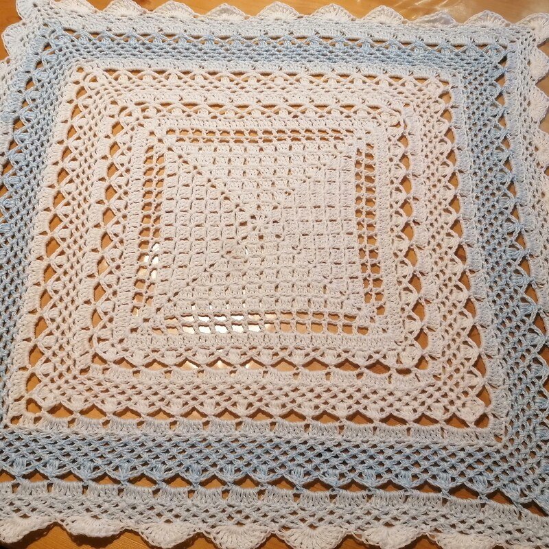 Häkelanleitung Mitteldecke "Sonnenlicht"