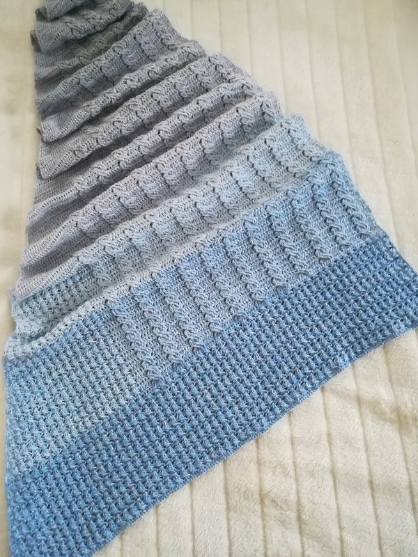 Häkeltuch Zöpfli assymetrisch