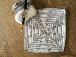 Pattern Mosaic square cc-Moulin