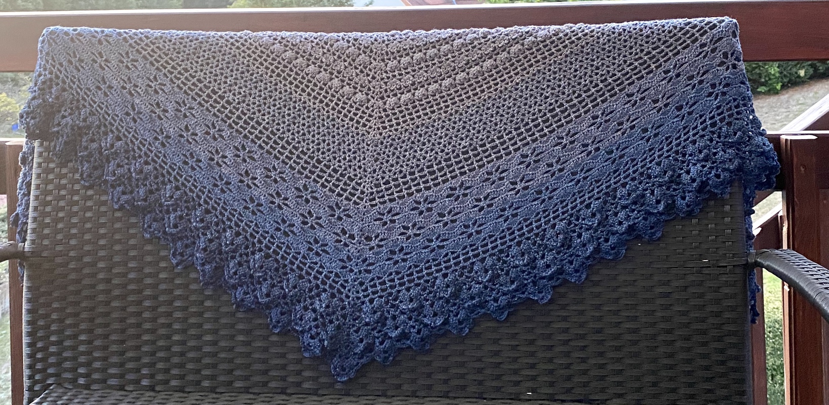 *Überarbeitet* Anleitung Tuch „Dancing Flowers“ - ein flaches Dreieckstuch