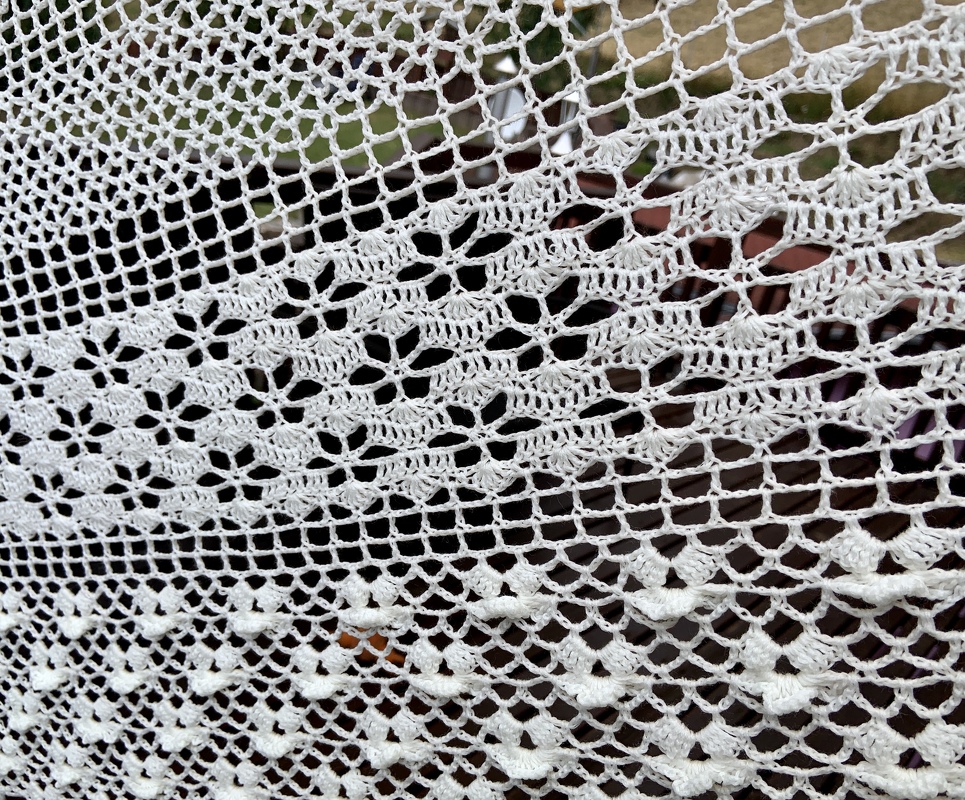 *Überarbeitet* Anleitung Tuch „Dancing Flowers“ - ein flaches Dreieckstuch