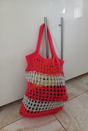 Die Tragegriffe sind länger gearbeitet als in der Originalanleitung :)