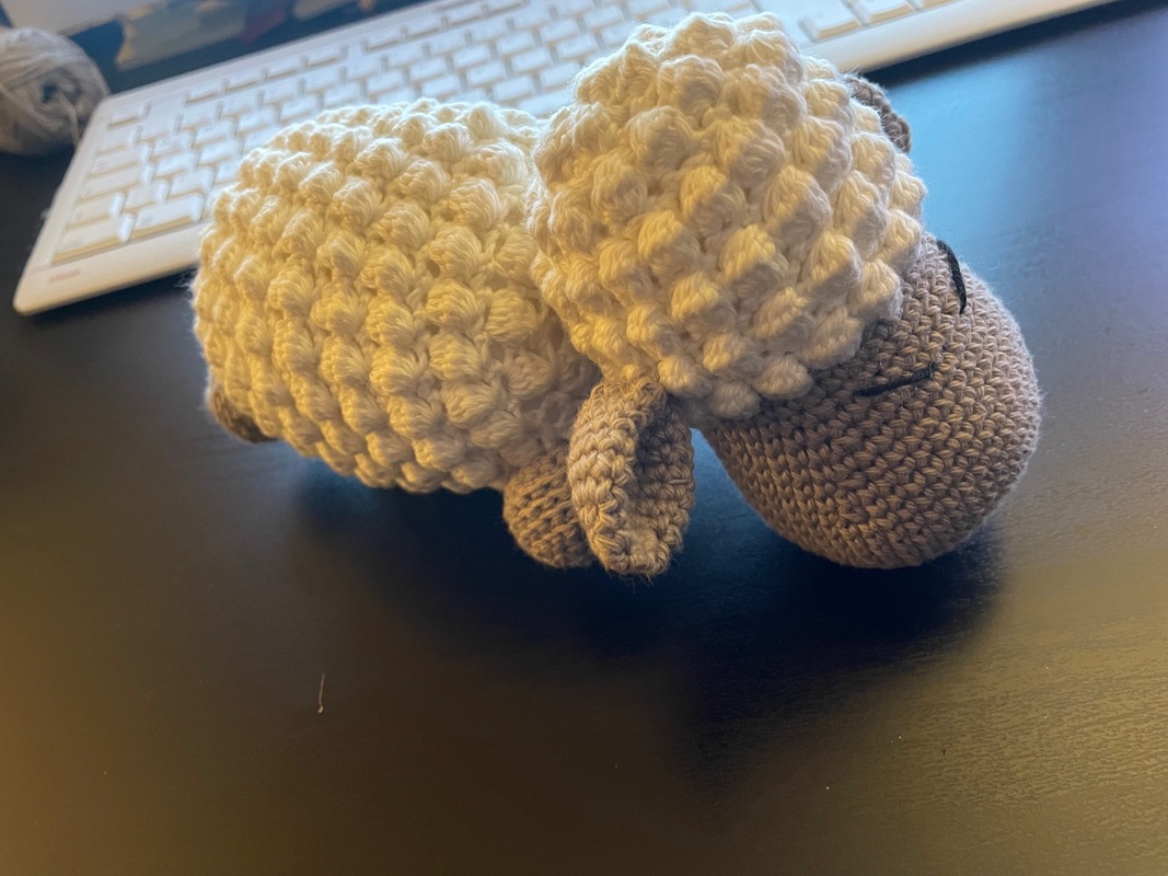 Crochet pattern lamb Frieda with music box