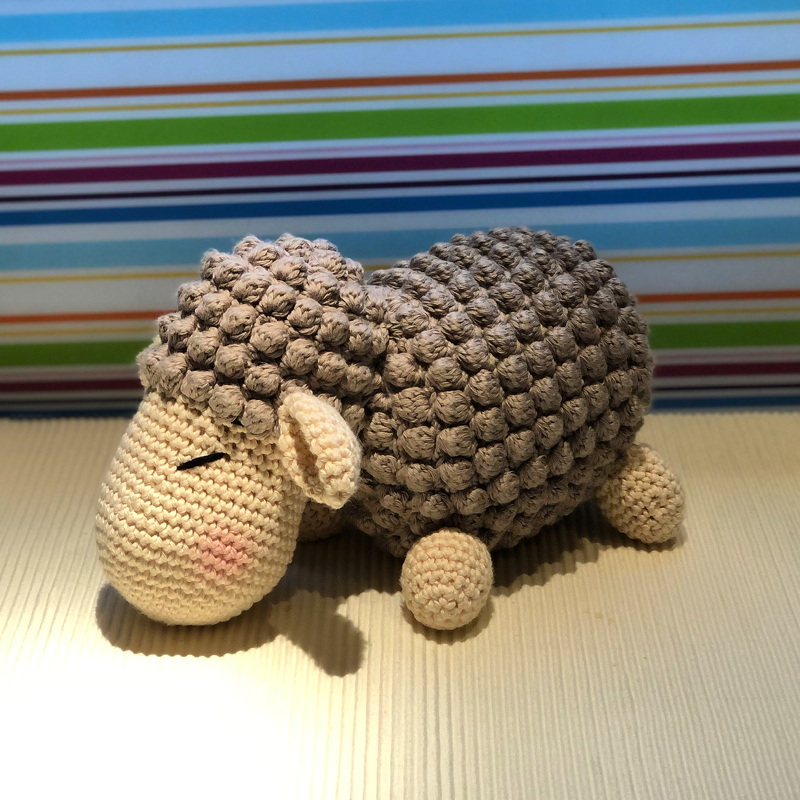 Crochet pattern lamb Frieda with music box
