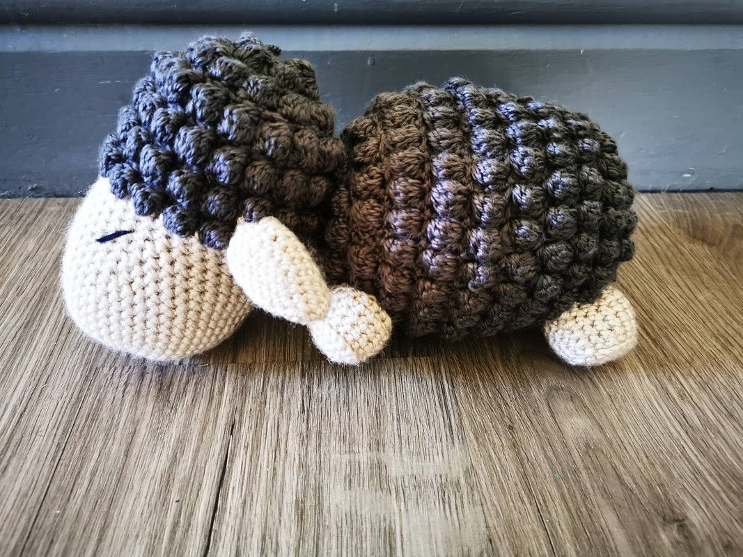 Crochet pattern lamb Frieda with music box