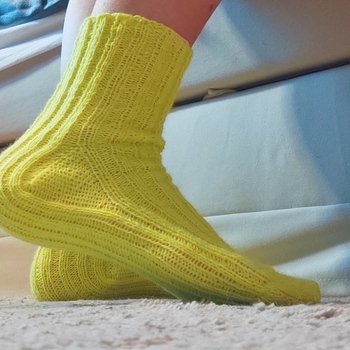 Super Anleitung - deutlich beschrieben, die Socken sitzen prima. Von der Spitze an zu stricken macht Spaß. Die mache ich bestimmt öfter!