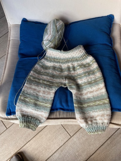 Babyhose Noah - Strickanleitung - 0 - 3 Monate