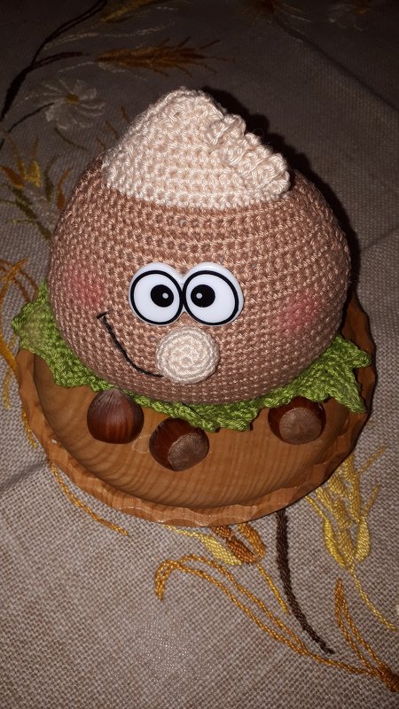 Häkelanleitung Haselnüsschen "Hannes"