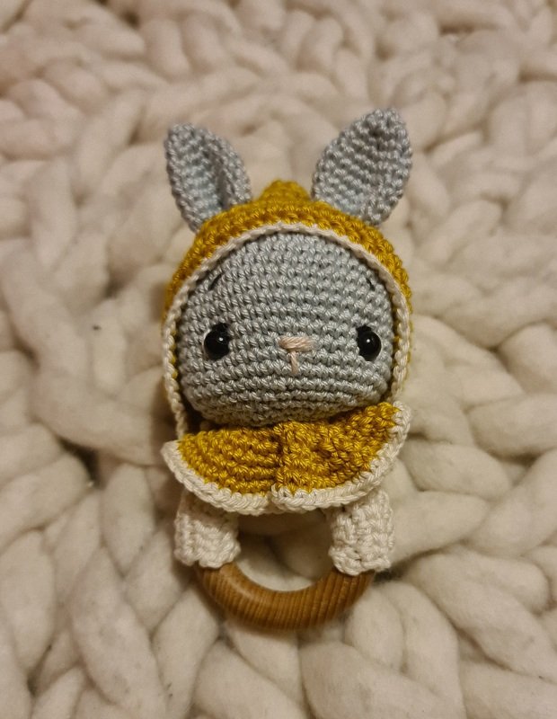 Häkelanleitung bunny Peaches Rassel