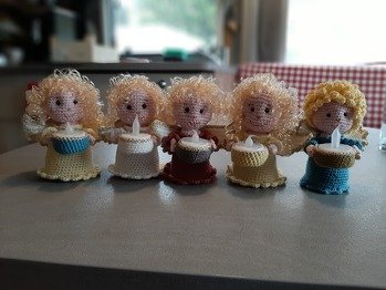 Die Haare geben Arbeit, darum habe ich bei vieren die Haare aufgeklebt.
So eine tolle Anleitung!!