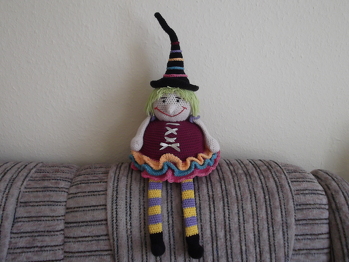 Hier  ist meine zweite Hexe diese habe ich für meine Schwester gefertigt und die nächste ist auch in arbeit.