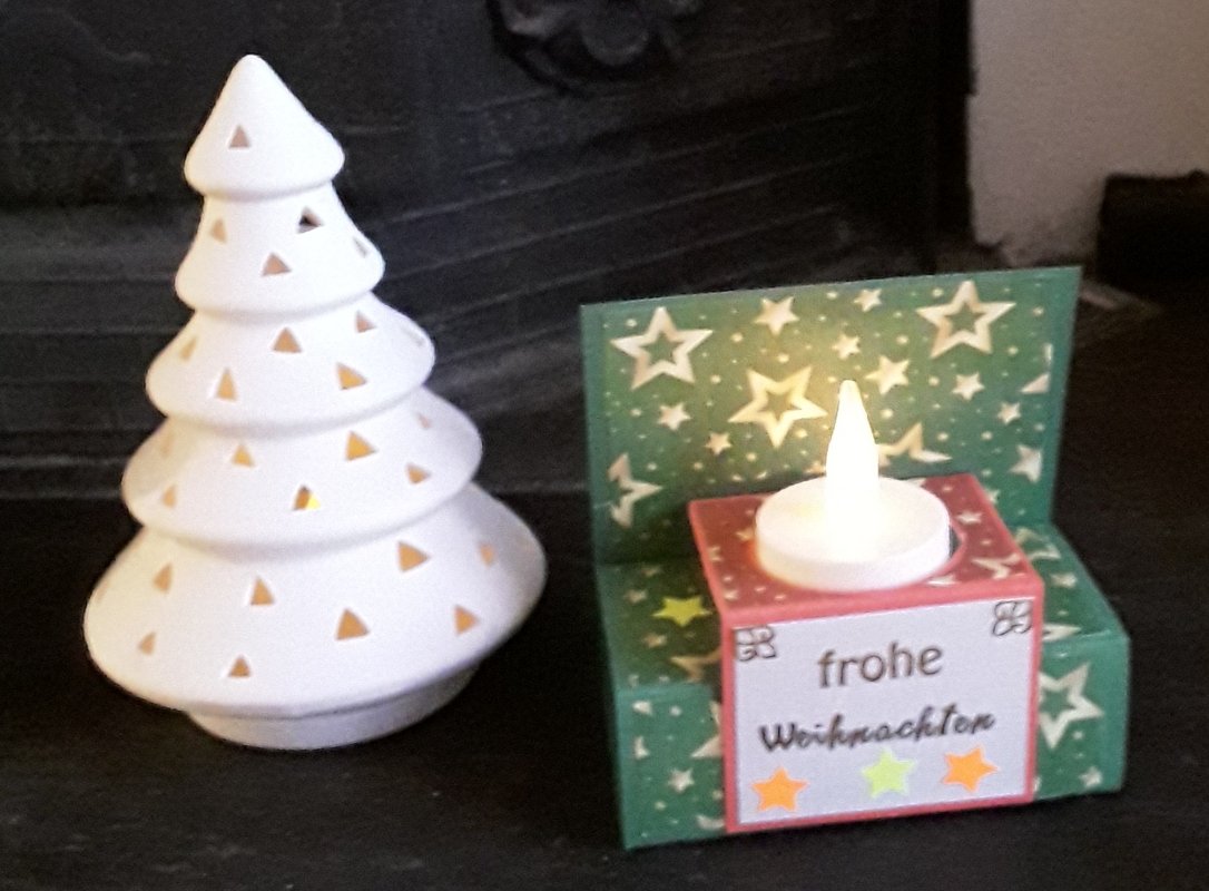 Weihnachtliche Explosionsbox mit Schubladen – Bastelvorlagen und Anleitung