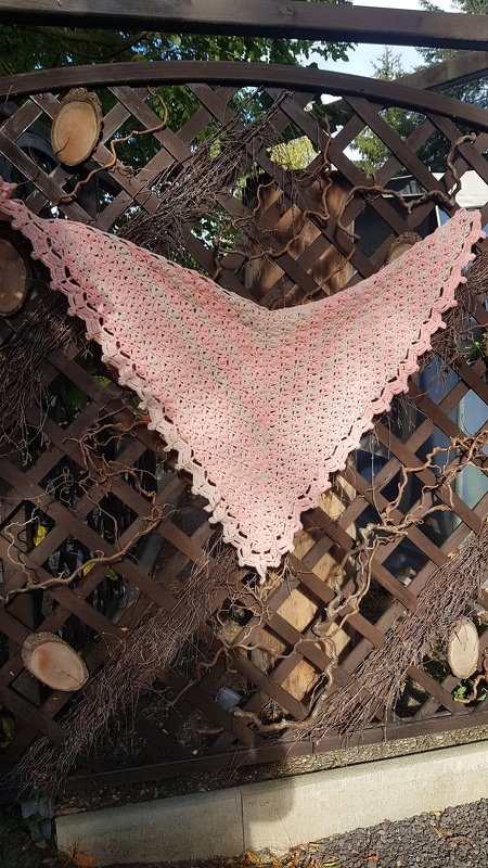 Zimbabwe Häkeltuch mit Knopf Anleitung