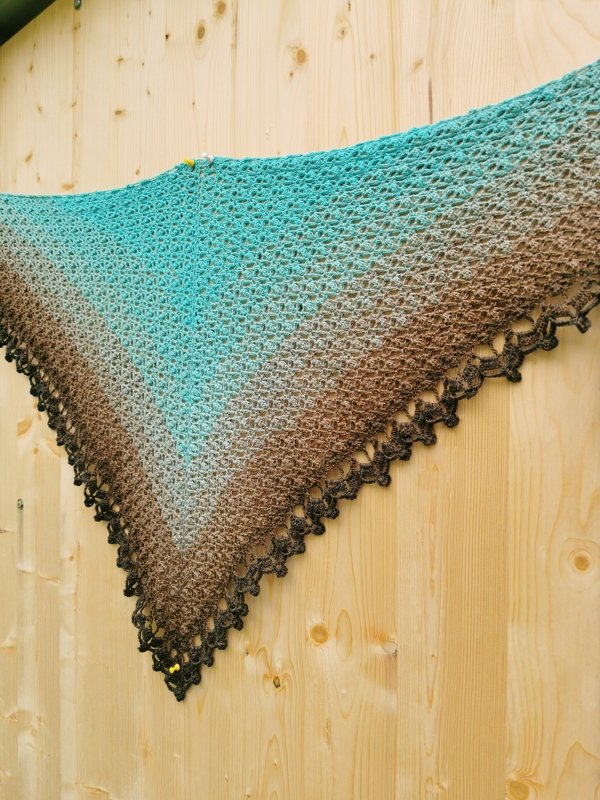 Zimbabwe Häkeltuch mit Knopf Anleitung