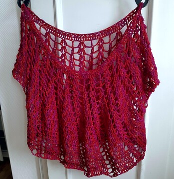 Dank der Anleitung leicht nachzuarbeiten.
Aus Merino, Färbung 