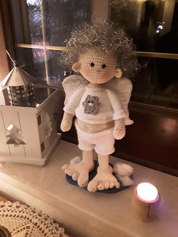 Freu mich dass der Engel Bub so schön geworden ist, so ein süßer Bengel. Danke für die Anleitung, war einfach nachzuarbeiten und ich musste nicht so viel Seiten ausdrucken. Nun werde ich noch die Loreen dazu häkeln.