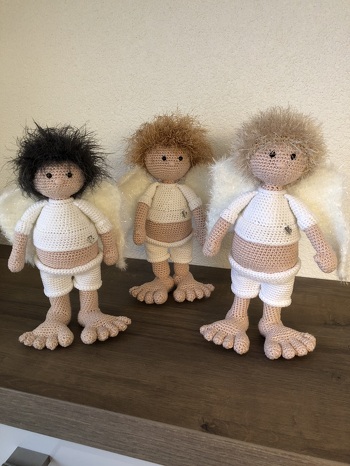 Dieser Engel hat meine Familie erobert- alle Schwestern haben jetzt einen bekommen - nur ich selbst habe noch keinen. Aber die Anleitung ist gut aufbewahrt - Danke kifile-design