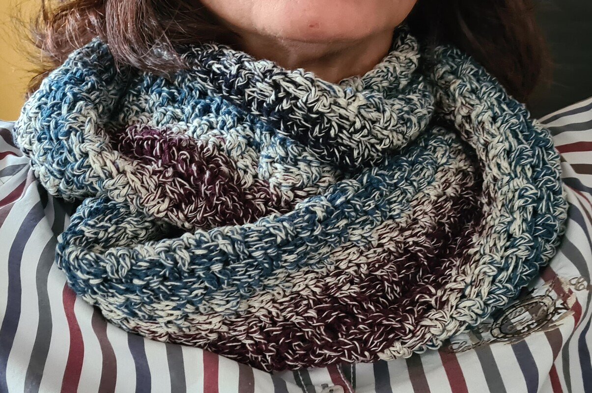 Free crochet pattern scarf // loop // cowl // moebius-scarf