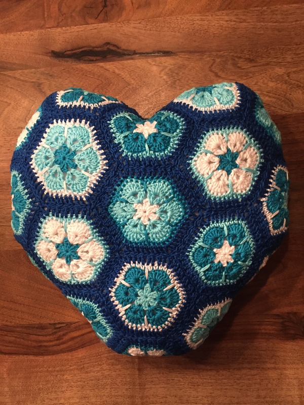 Herzkissen African Flowers - Häkelanleitung