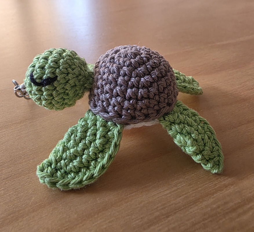 Schlüsselanhänger Mini Schildkröte - Häkelanleitung von CaroKunterbunt