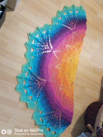 ein super schönes Tuch- macht Spaß zu häkeln