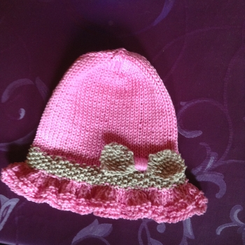 Jetzt kann die Sonne wieder scheinen. Dank dieser leicht verständlichen Anleitung entstand dieser zuckersüße Sommerhut. Vielen Dank für die tolle Anleitung.